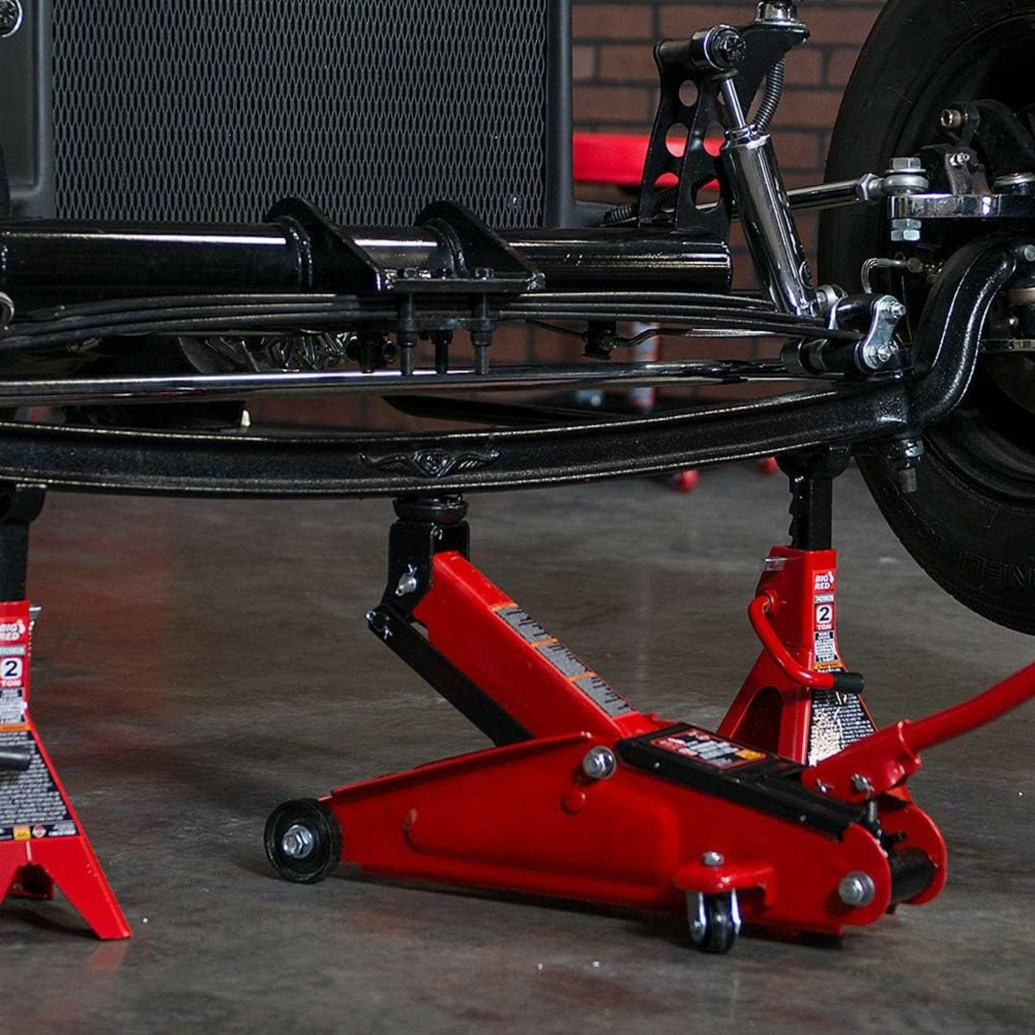 big-red-2.5-ton-floor-jack-with-storage-case